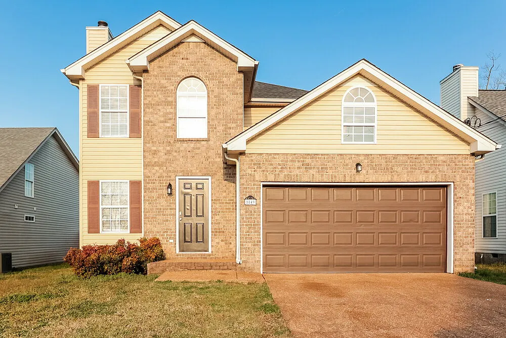 3 bed, 2.5 bath, 1476 sqft, $2,460 — Photo 1
