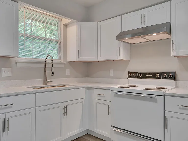 100 Old Trail Ct #1 — Photo 6