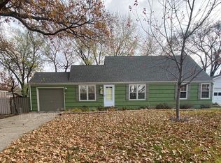 906 Wellington Rd, Lawrence, KS 66049