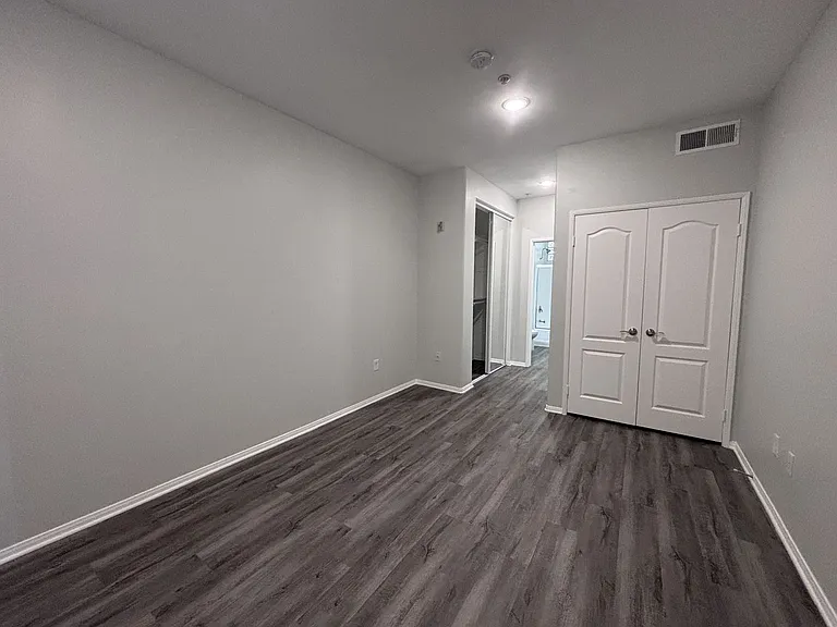 7044 Lanewood Ave — Photo 67