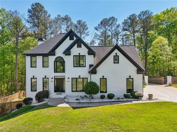 1961 Flowering Dr, Grayson, GA 30017