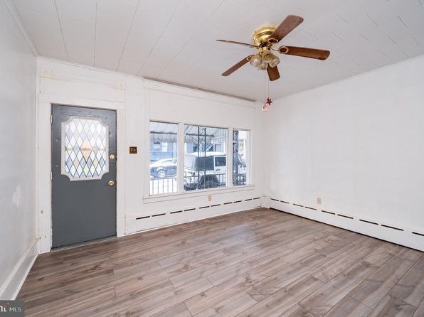 102 Water St, New Philadelphia, PA 17959