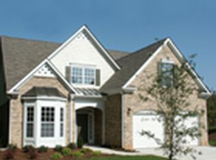 7525 Breezy Lake Ln, Flowery Branch, GA 30542