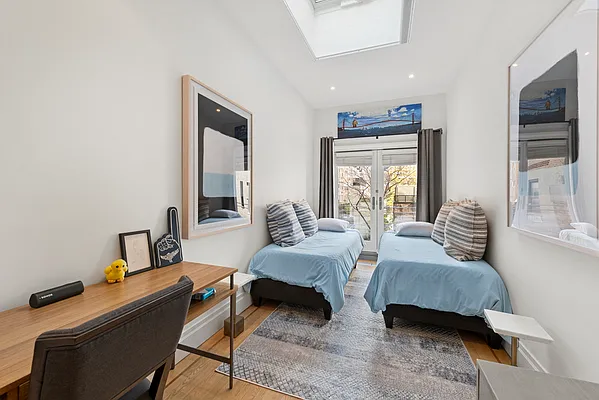 Rented by Compass | media 7