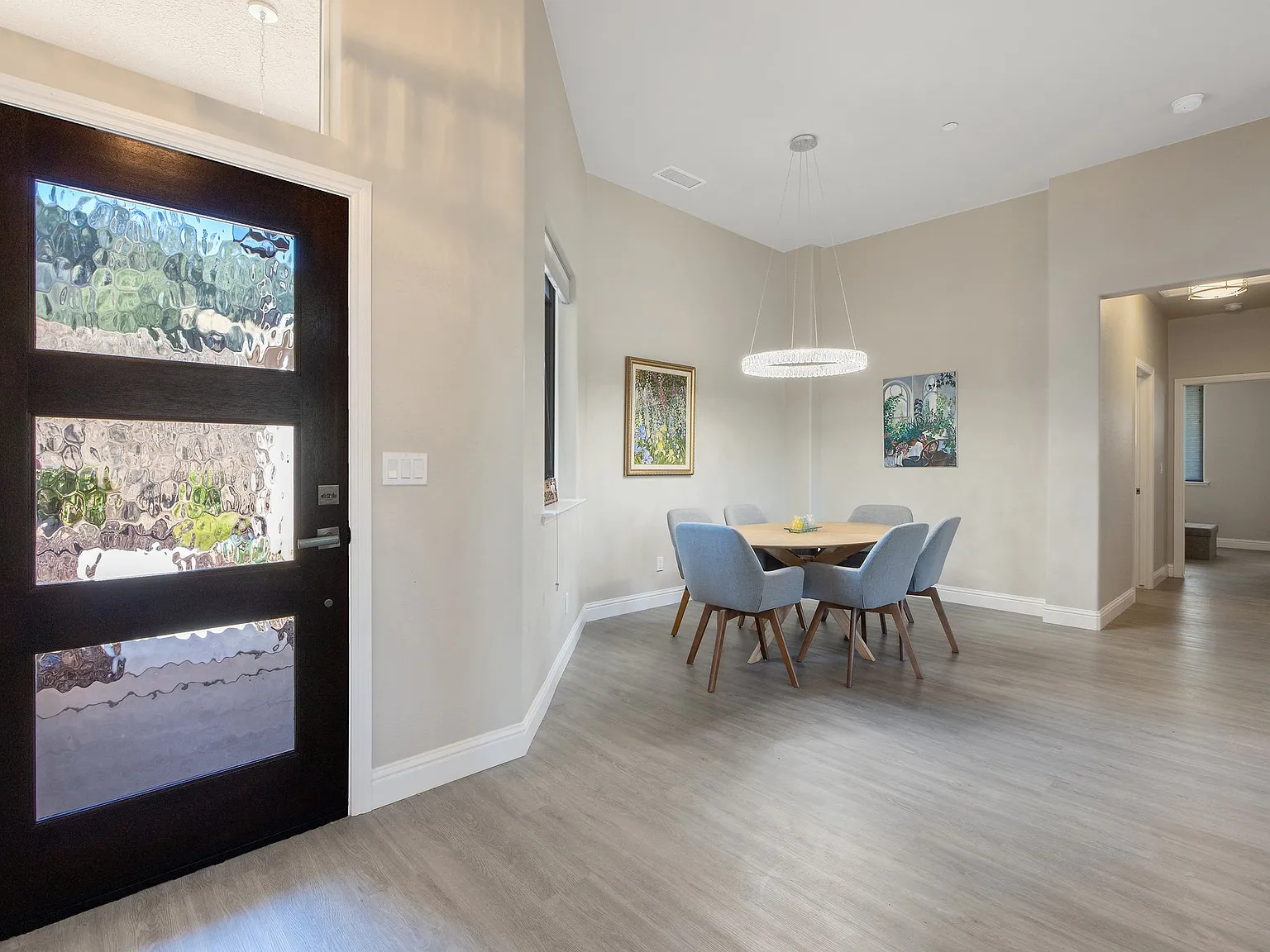 4 bed, 2684 sqft, $2,900 — Photo 3