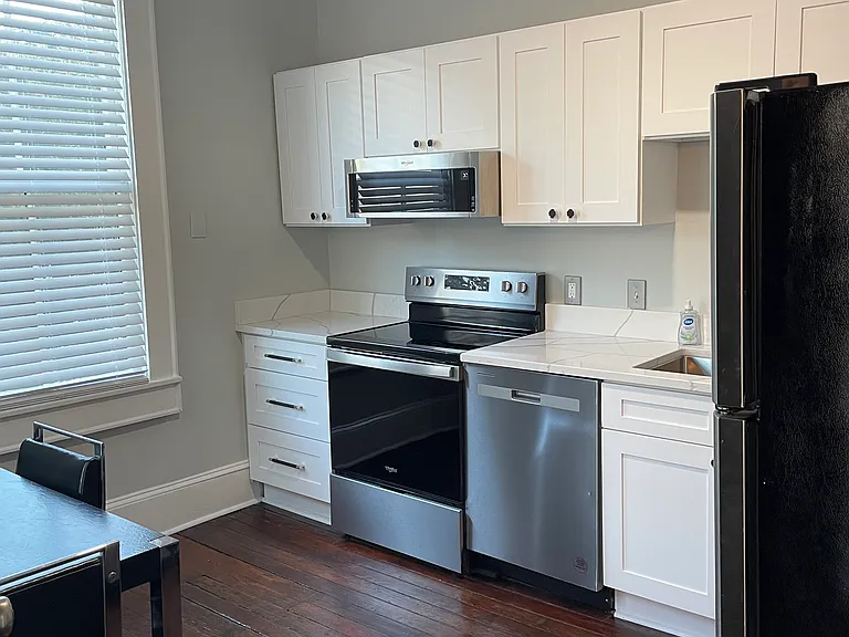 152 Price St #B — Photo 6