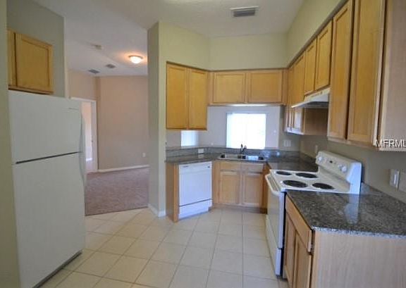 4th image of 8421 Carriage Pointe Dr
