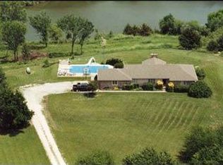 5710 SW Fairlawn Dr, Topeka, KS 66619