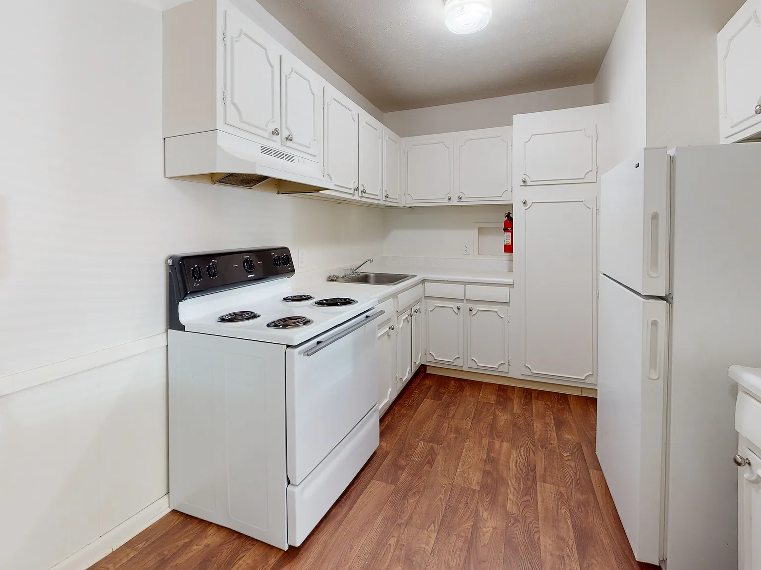 Kendall Manor Apartments — Photo 2