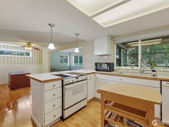 3rd image of 37214 Allen Road S