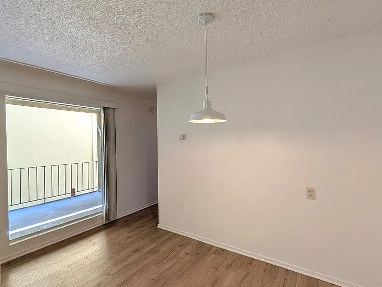 1925 Delaware St #2D — Photo 8