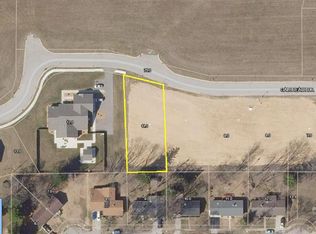 237 E Galbreath Dr, Winamac, IN 46996
