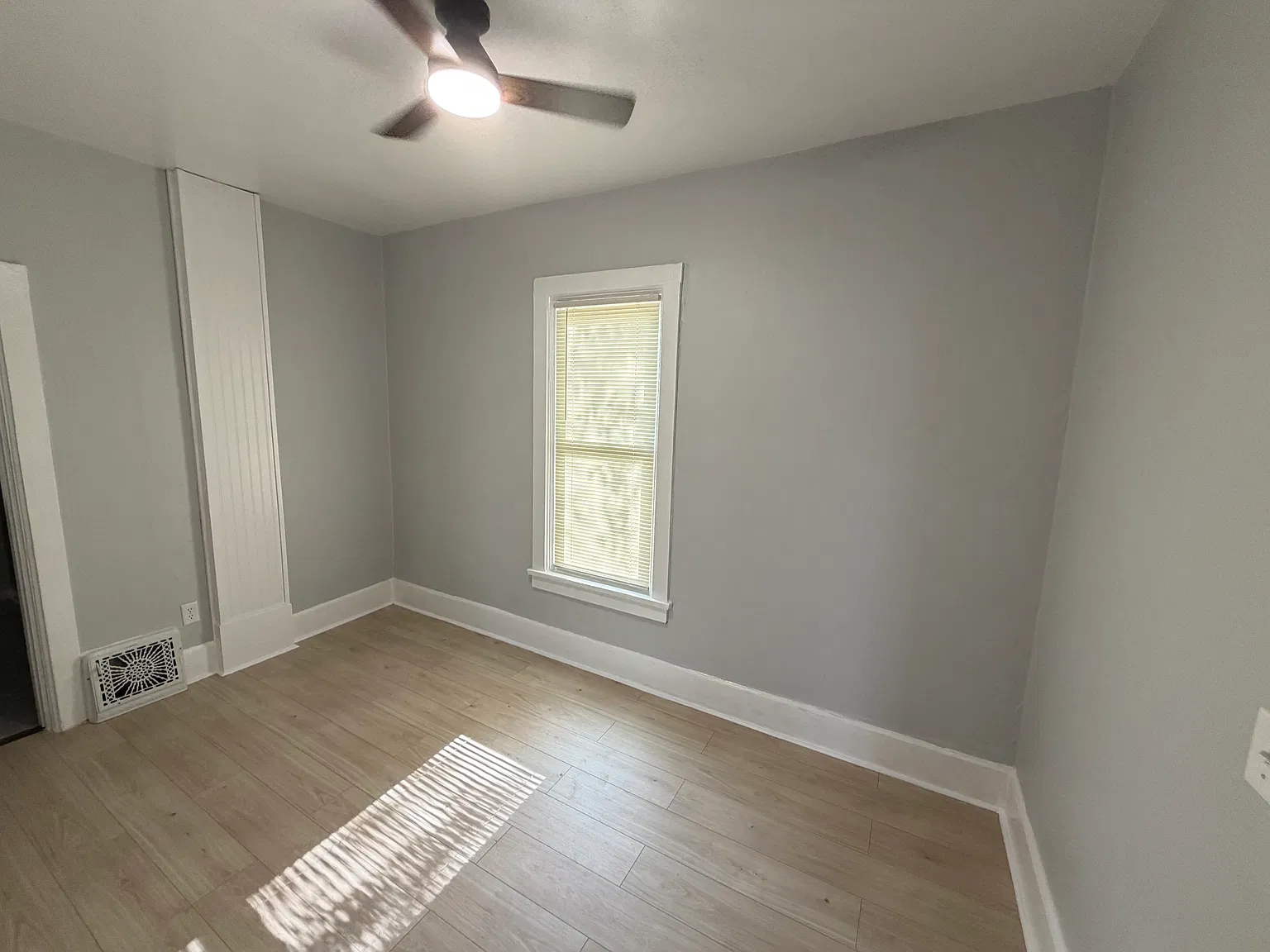 2 bed, 1000 sqft, $1,200 — Photo 3