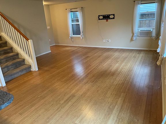4th image of 21099 Nordby Dr NW