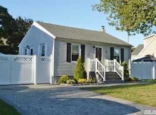 24 Forest Ave, West Babylon, NY 11704
