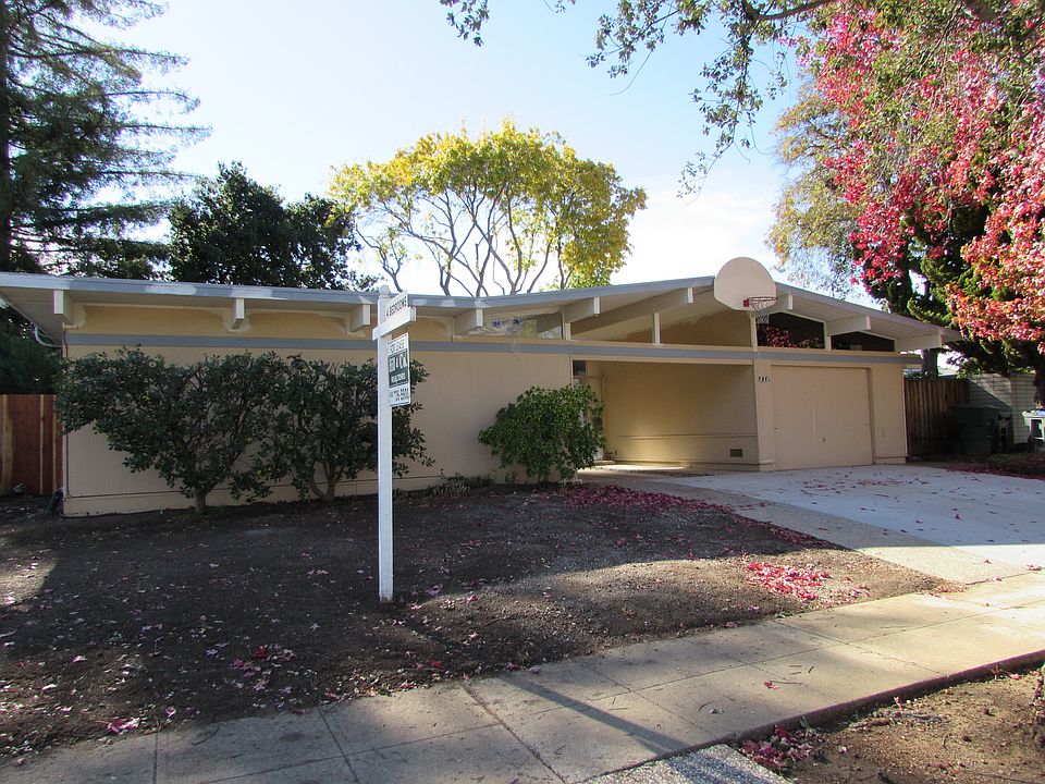 1st image of 828 Duncardine Way