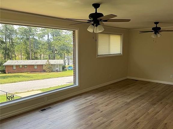 4th image of 1001 34th St