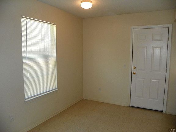 4th image of 8901 Forest Oak Dr