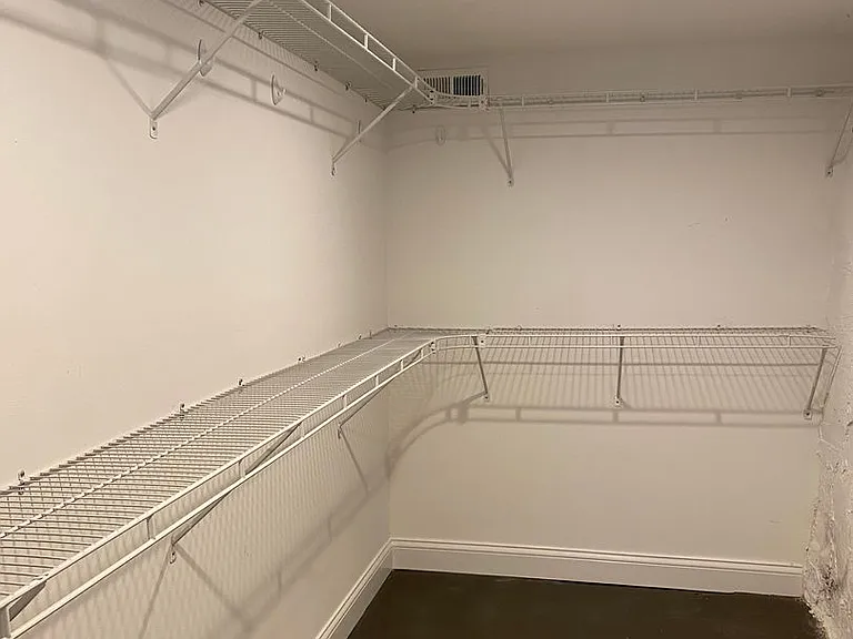 1210 S Boyle Ave — Photo 16