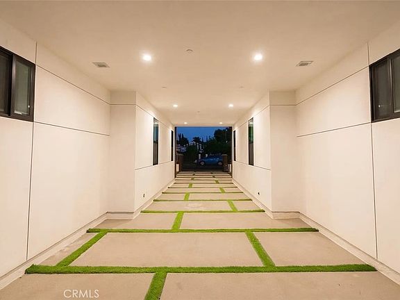 4th image of 5627 Riverton Ave