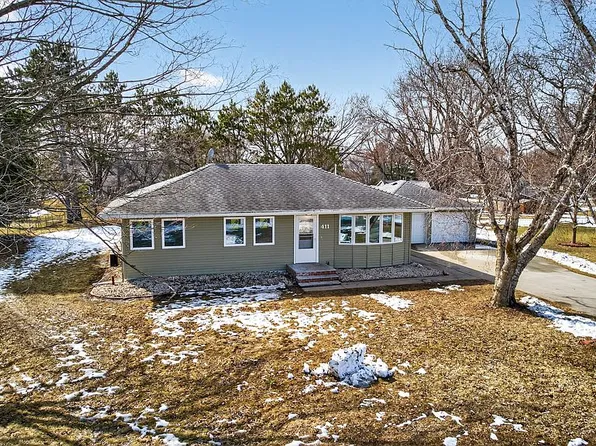 411 Sunnydale Ln SE, Rochester, MN 55904