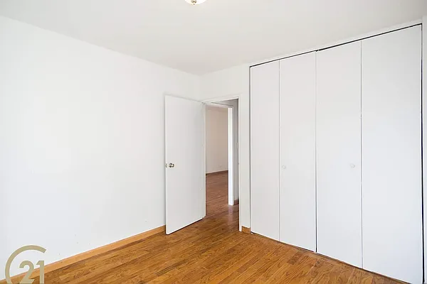 Rented by Century 21 Metropolitan | media 18