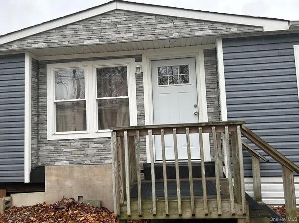 309-15 Fanning Boulevard, Riverhead, NY 11901