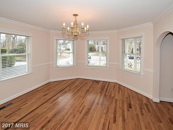 5th image of 311 N Lee St