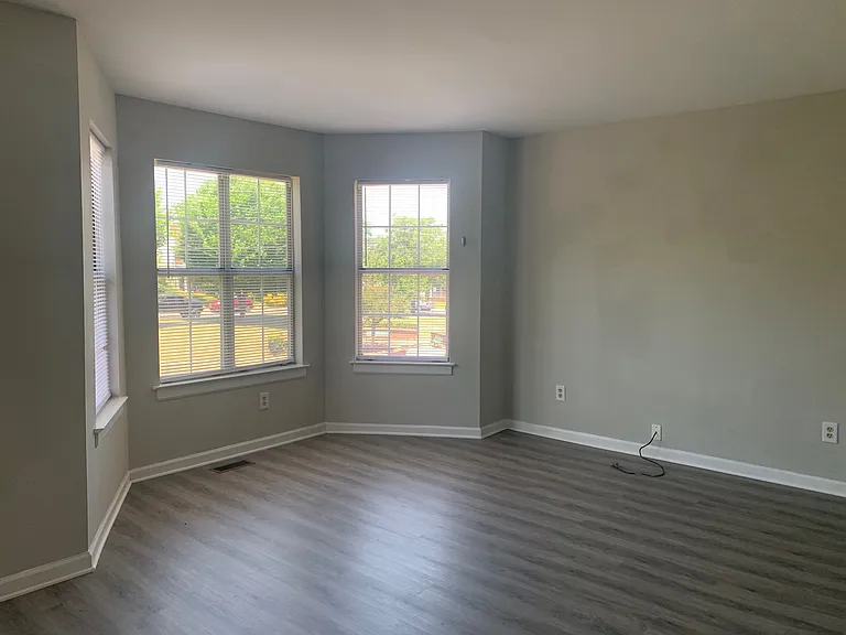 503 Randolph St — Photo 4
