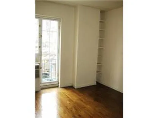 Rented by Adina Realty | media 42