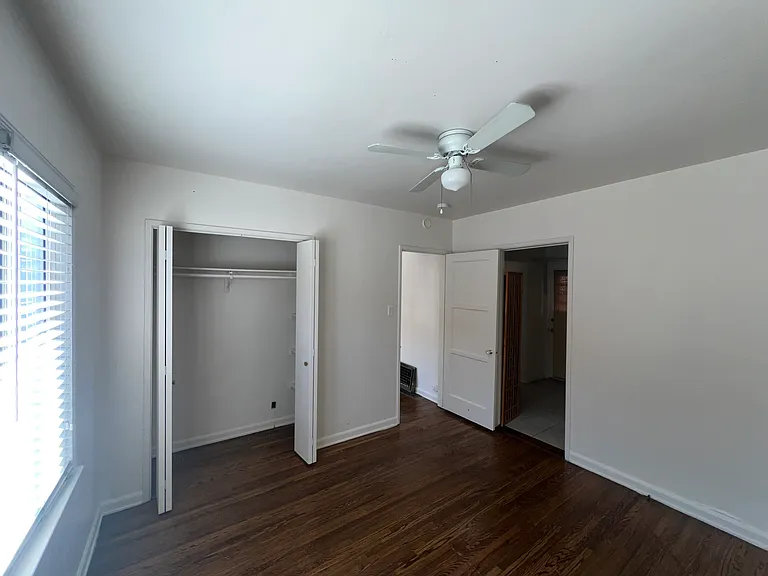 2420 34th St #2422 — Photo 16