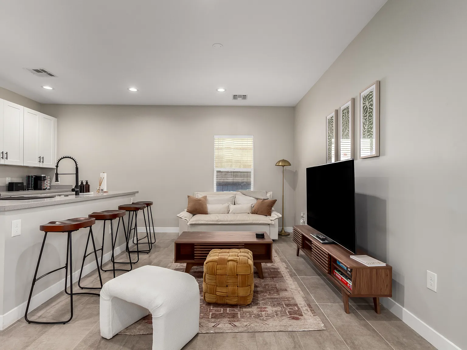 2 bed, 1166 sqft, $4,500 — Photo 4