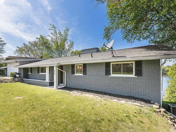 950 Abseguami Trl, Lake Orion, MI 48362