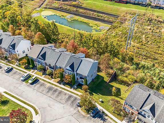 2nd image of 2300 Battery Hill Cir