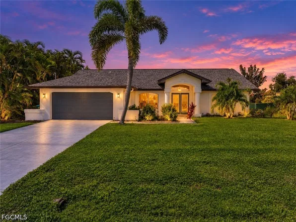 8 NE 8th Pl, Cape Coral, FL 33909