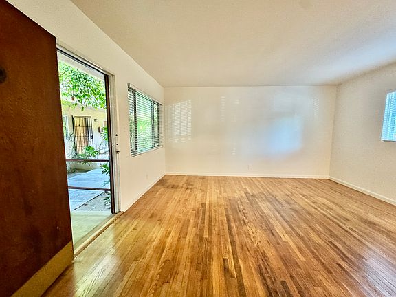 3rd image of 1311 N Fairfax Ave APT 1