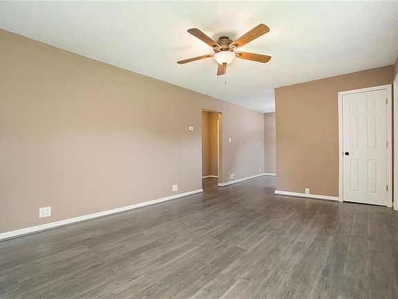 4th image of 6112 Sloan Ave