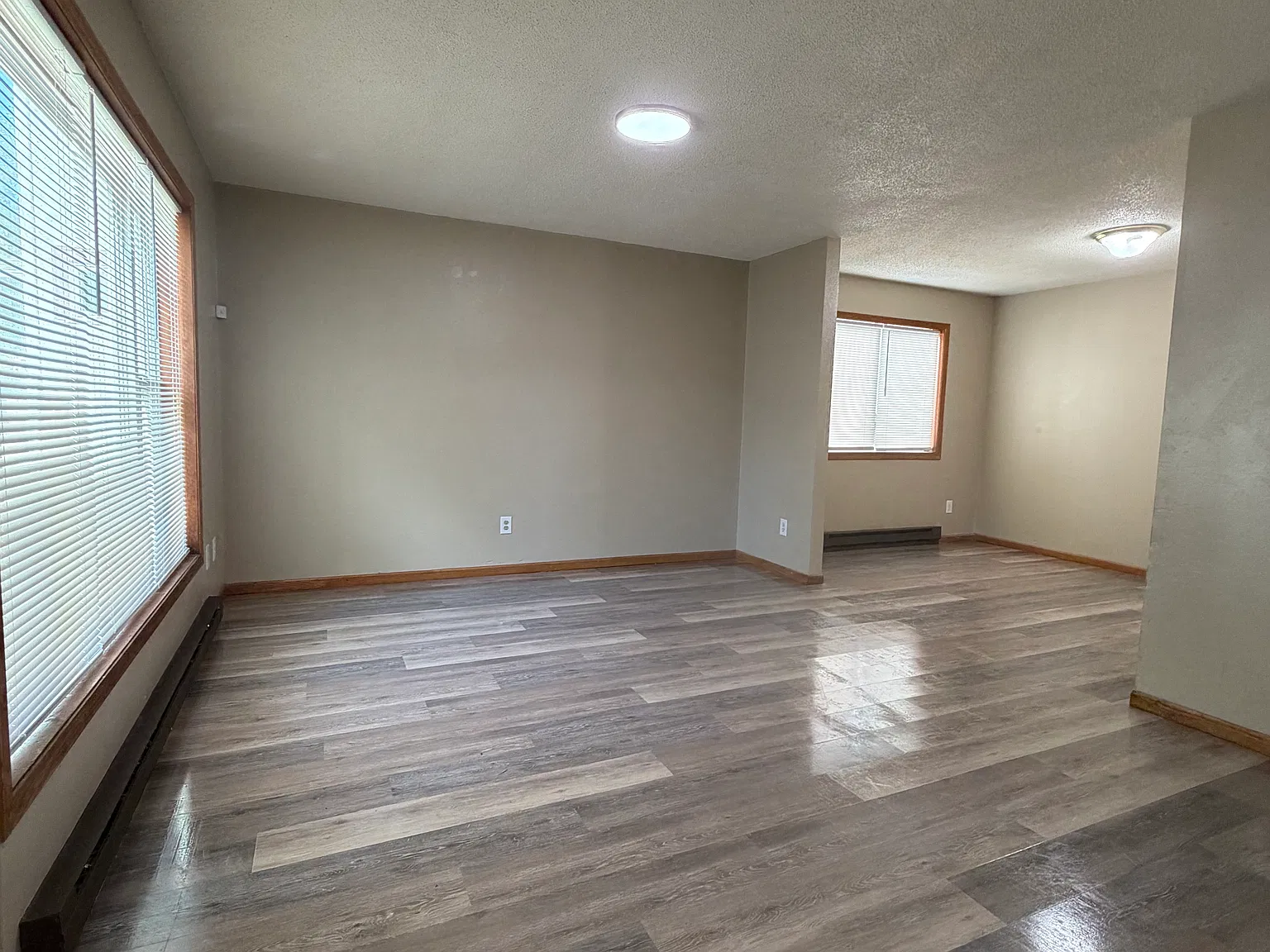 6 bed, 2000 sqft, $2,495 — Photo 3