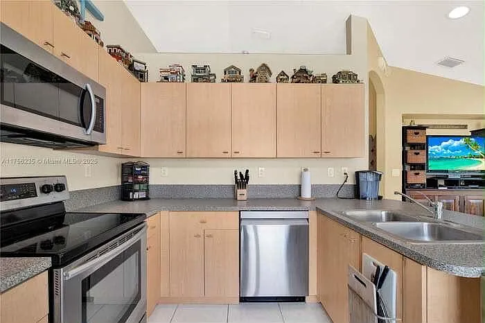 1507 SE 20th Pl — Photo 10