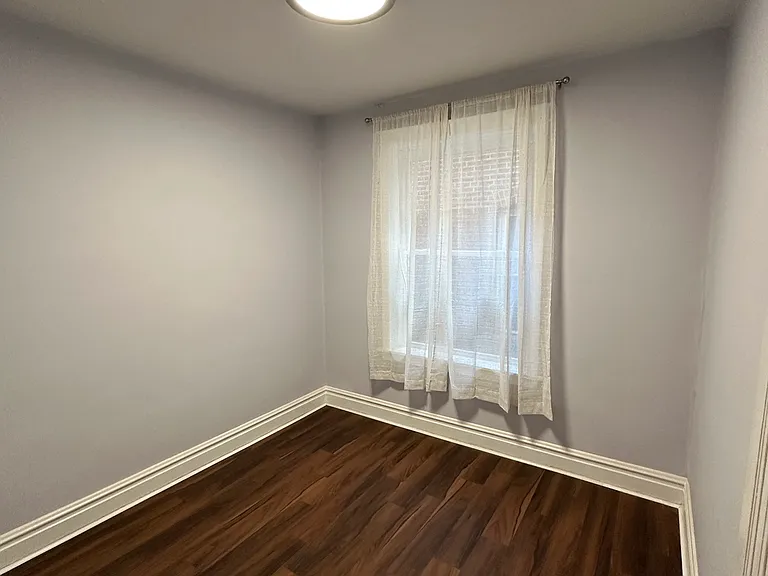 5237 Sutherland Ave #2 — Photo 17
