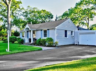 36 Washington Ave, Holtsville, NY 11742