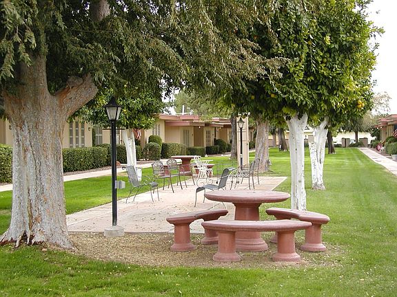 PICNIC AREA CLOSE TO FRONT DOOR