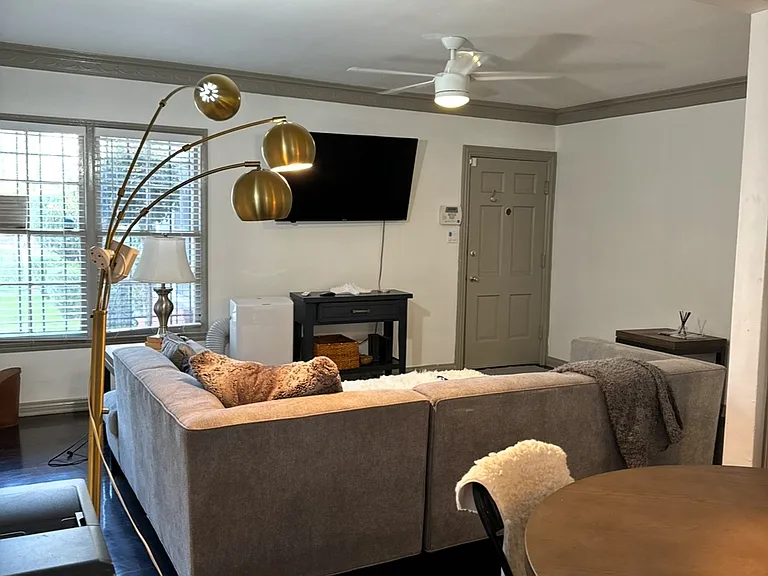 3620 W Adams Blvd — Photo 9