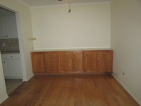 3rd image of 980 N Lakeside Dr #G-25