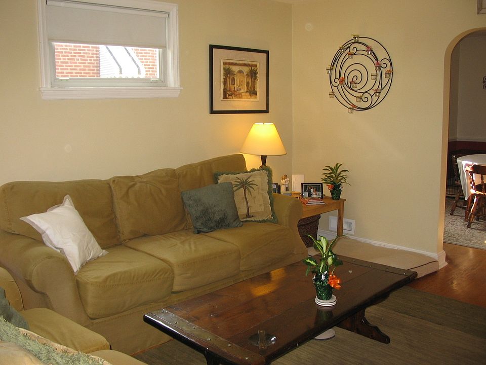 1st image of 1612 W Latimer Pl
