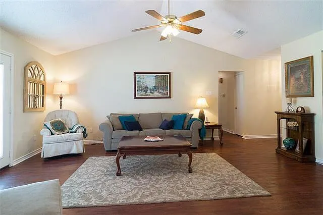 2505 Cantrell St — Photo 3