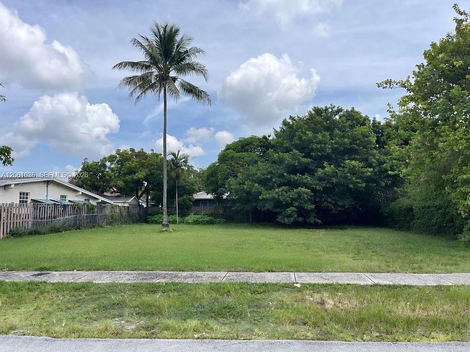 1st image of 363 NE 173rd St
