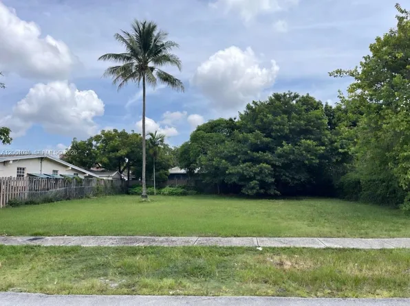 363 NE 173rd St, Miami, FL 33162