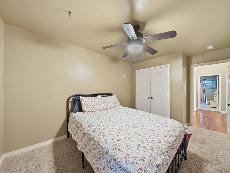 2425 Glenmere Dr — Photo 16