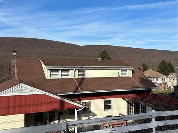 428 E Center St, Nesquehoning, PA 18240